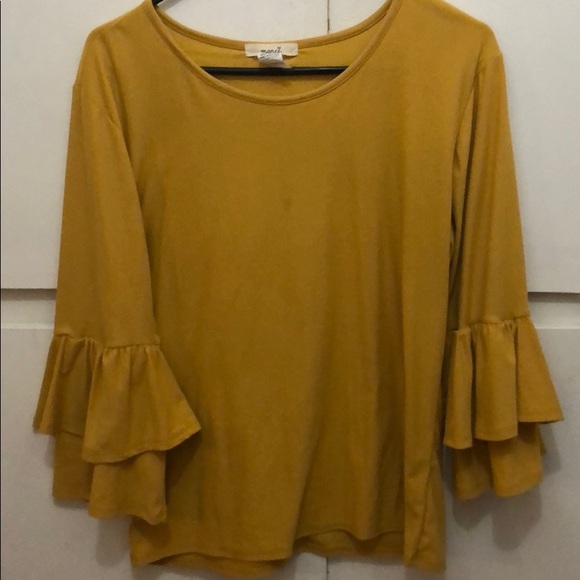 Tops - •𝕄𝕦𝕤𝕥𝕒𝕣𝕕 ℝ𝕦𝕗𝕗𝕝𝕖 𝕊𝕝𝕖𝕖𝕧𝕖 𝕋𝕠𝕡•